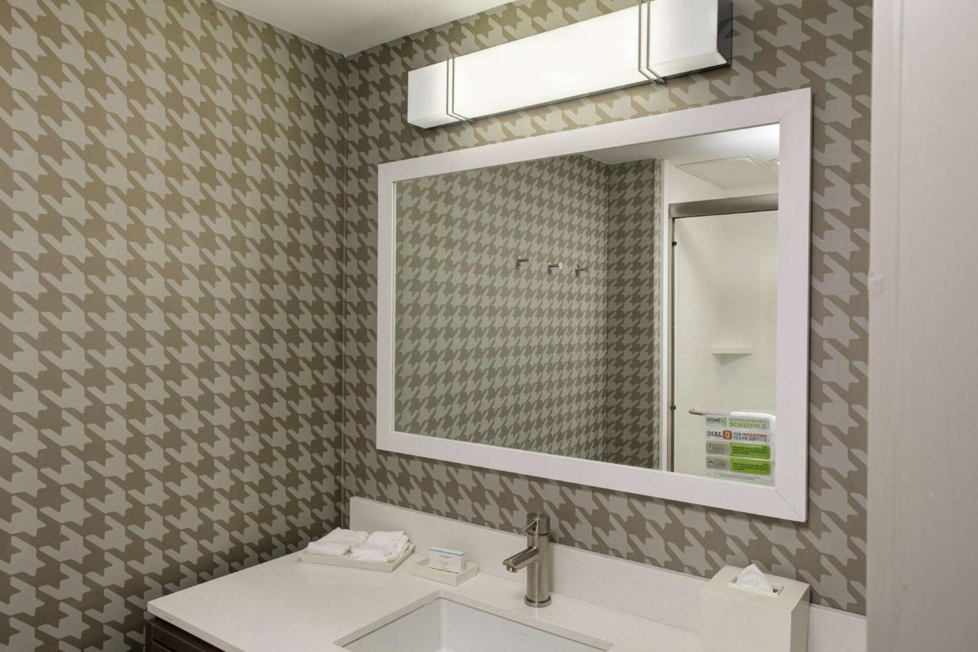Home2 Suites By Hilton Louisville Airport Expo Center Екстер'єр фото